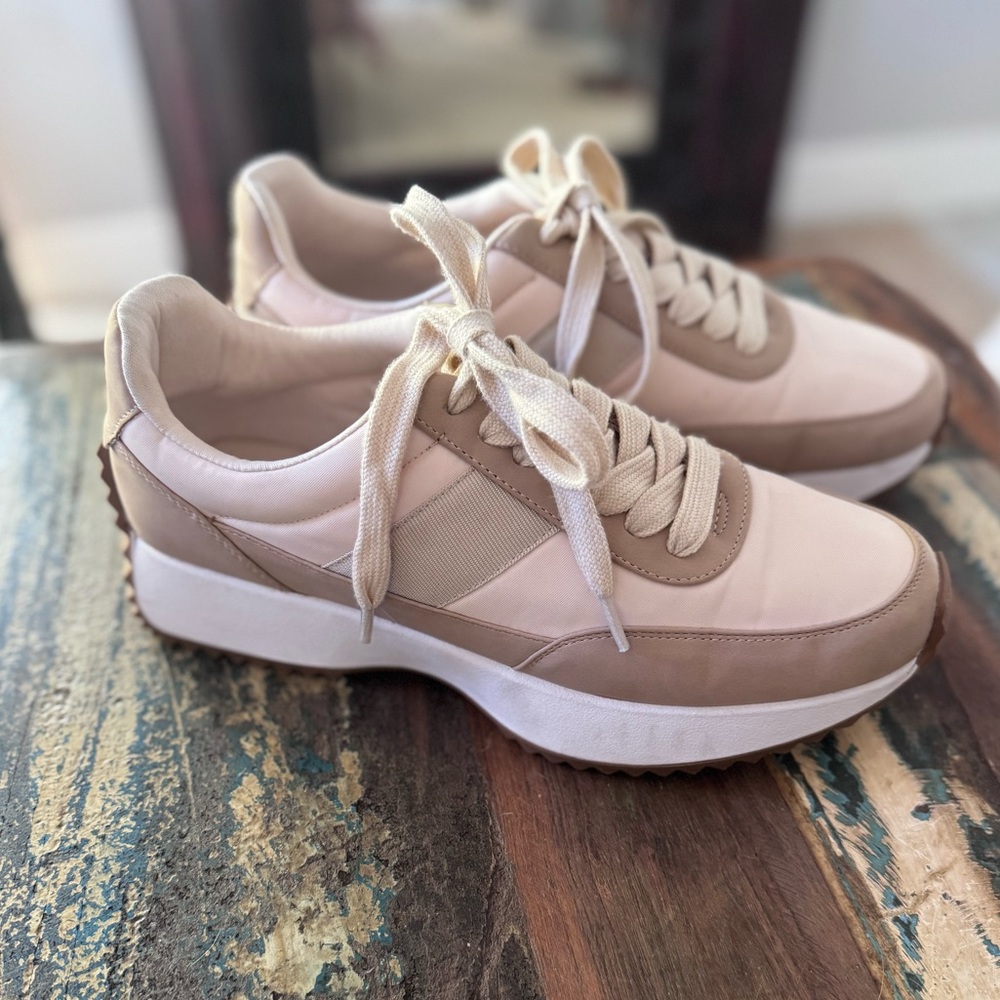Women's Dolce Vita Beige and Cream Sneakers (Size 9.5)